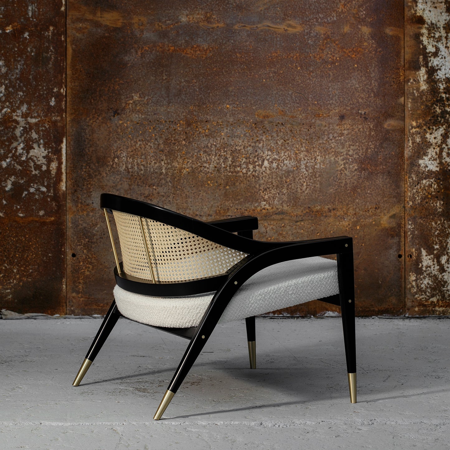 Birbal Armchair - Lakkadhaara