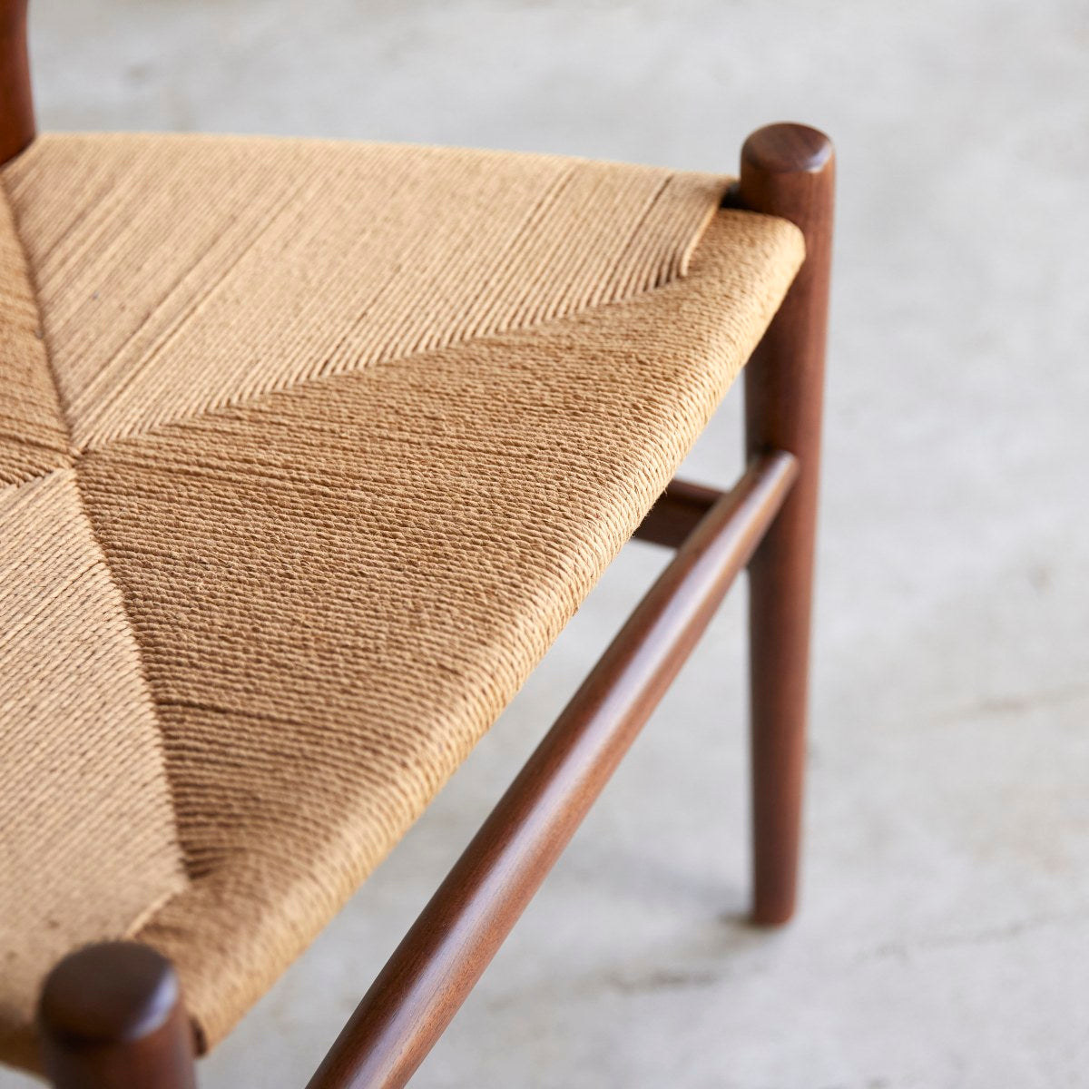 Casper Chair - Lakkadhaara