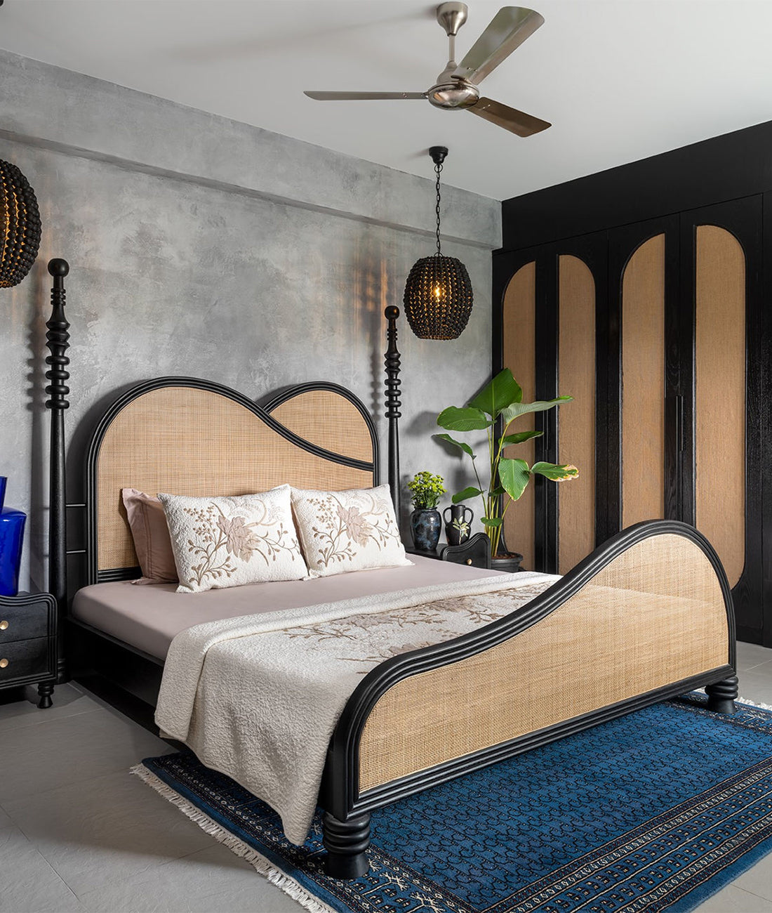 Eclipse Solid Wood Bed - Lakkadhaara