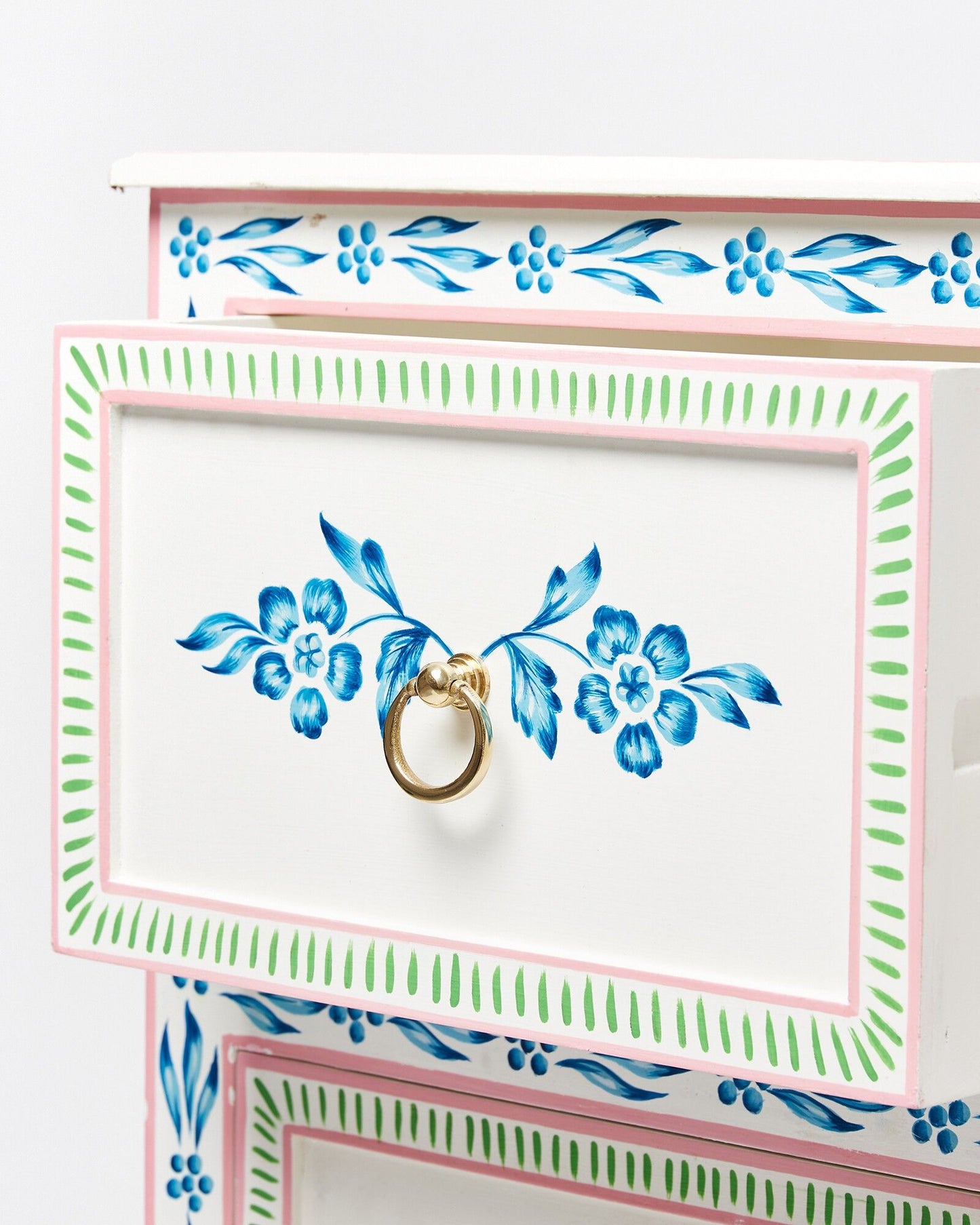 Malibu Chest Of Drawer - Lakkadhaara