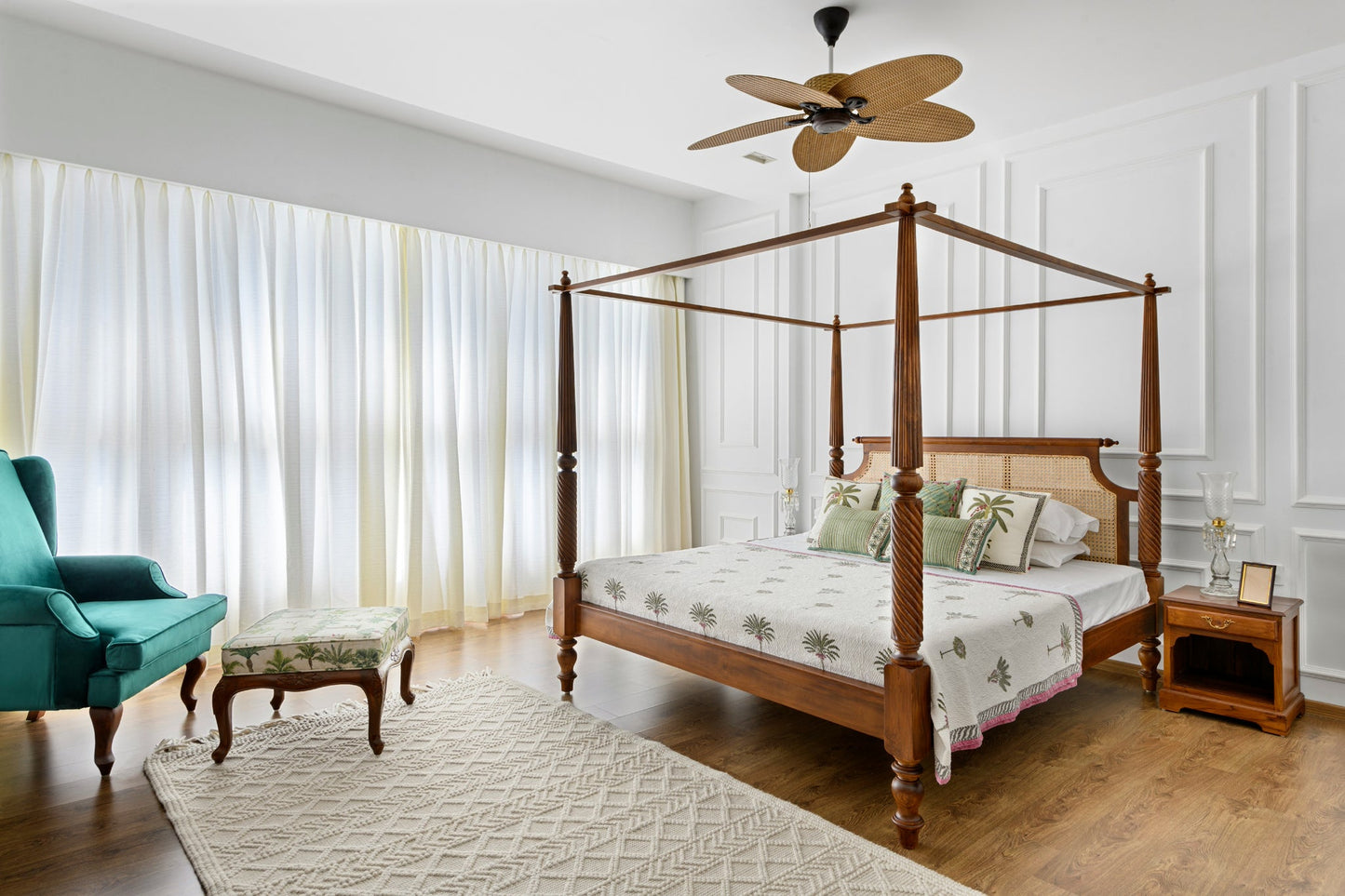 Oscar Poster Bed - Lakkadhaara