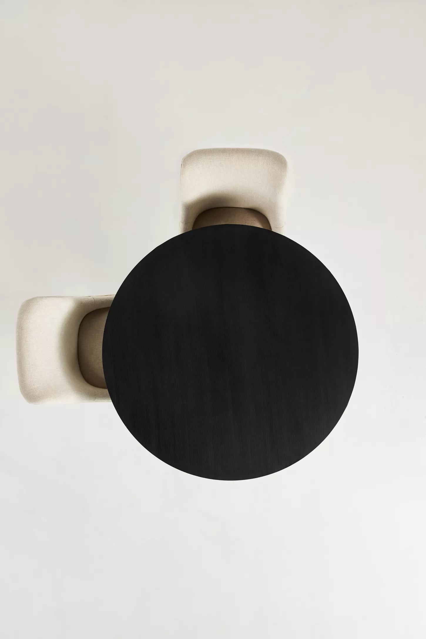 Pluto Round Dining Table - Lakkadhaara