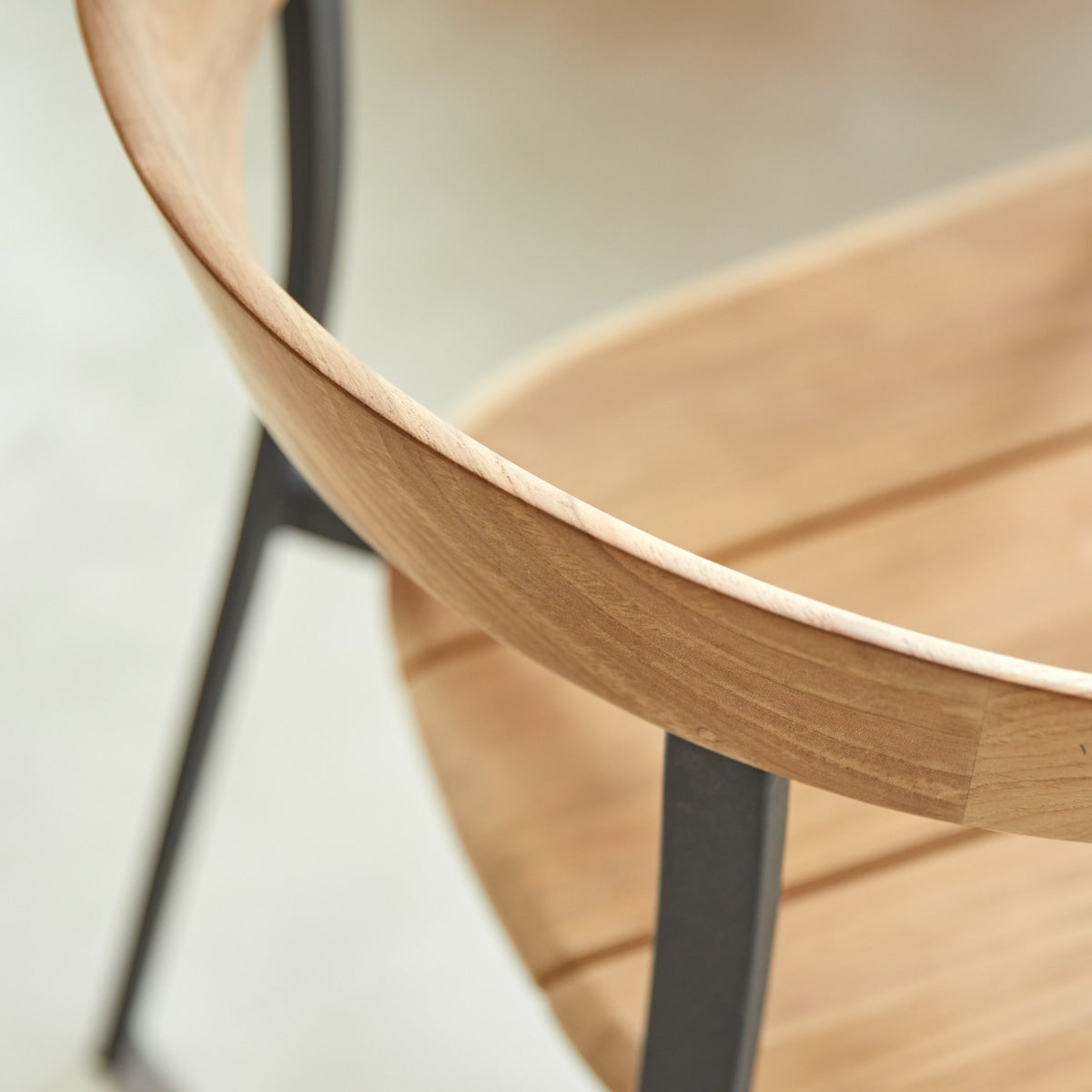 Solo Chair - Lakkadhaara