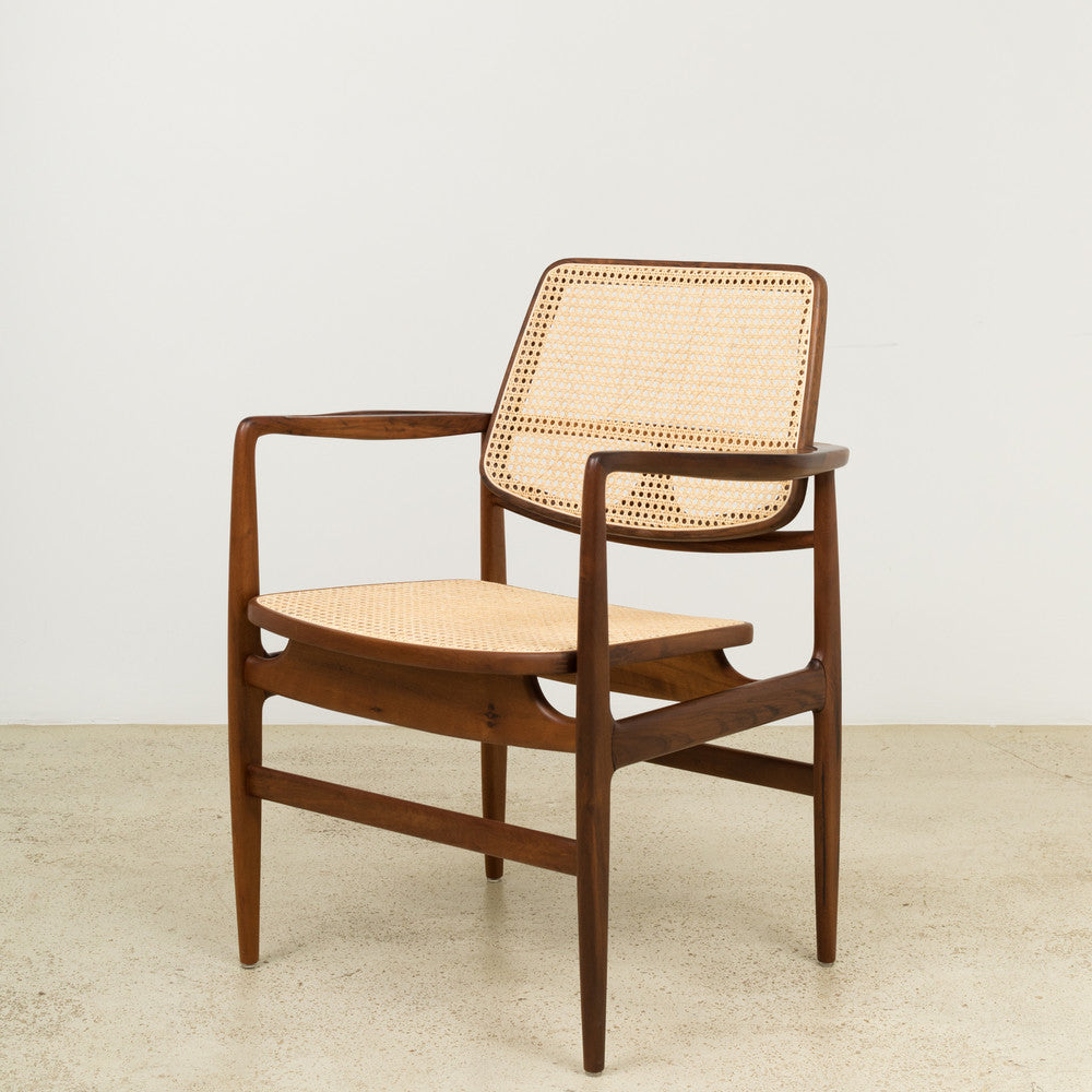 Tracy Lounge Armchair - Lakkadhaara