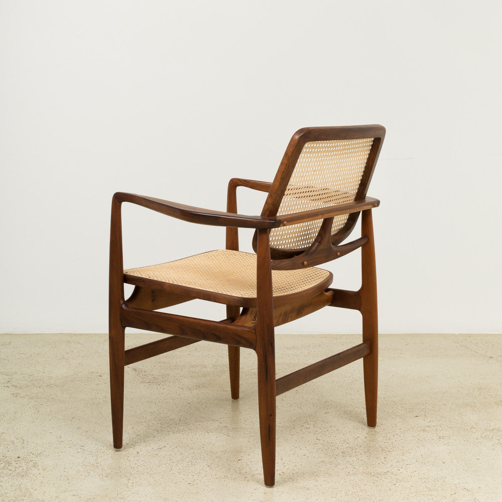 Tracy Lounge Armchair - Lakkadhaara