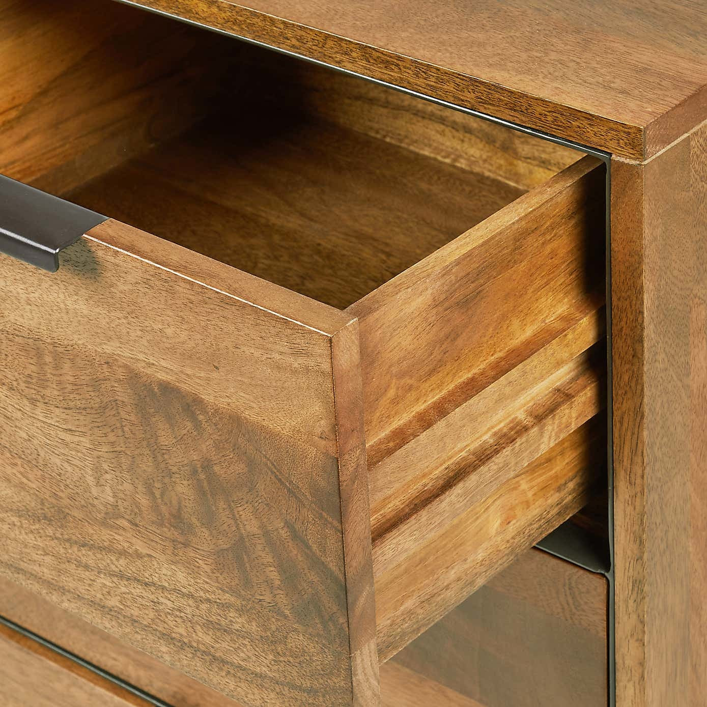 Queen Sideboard