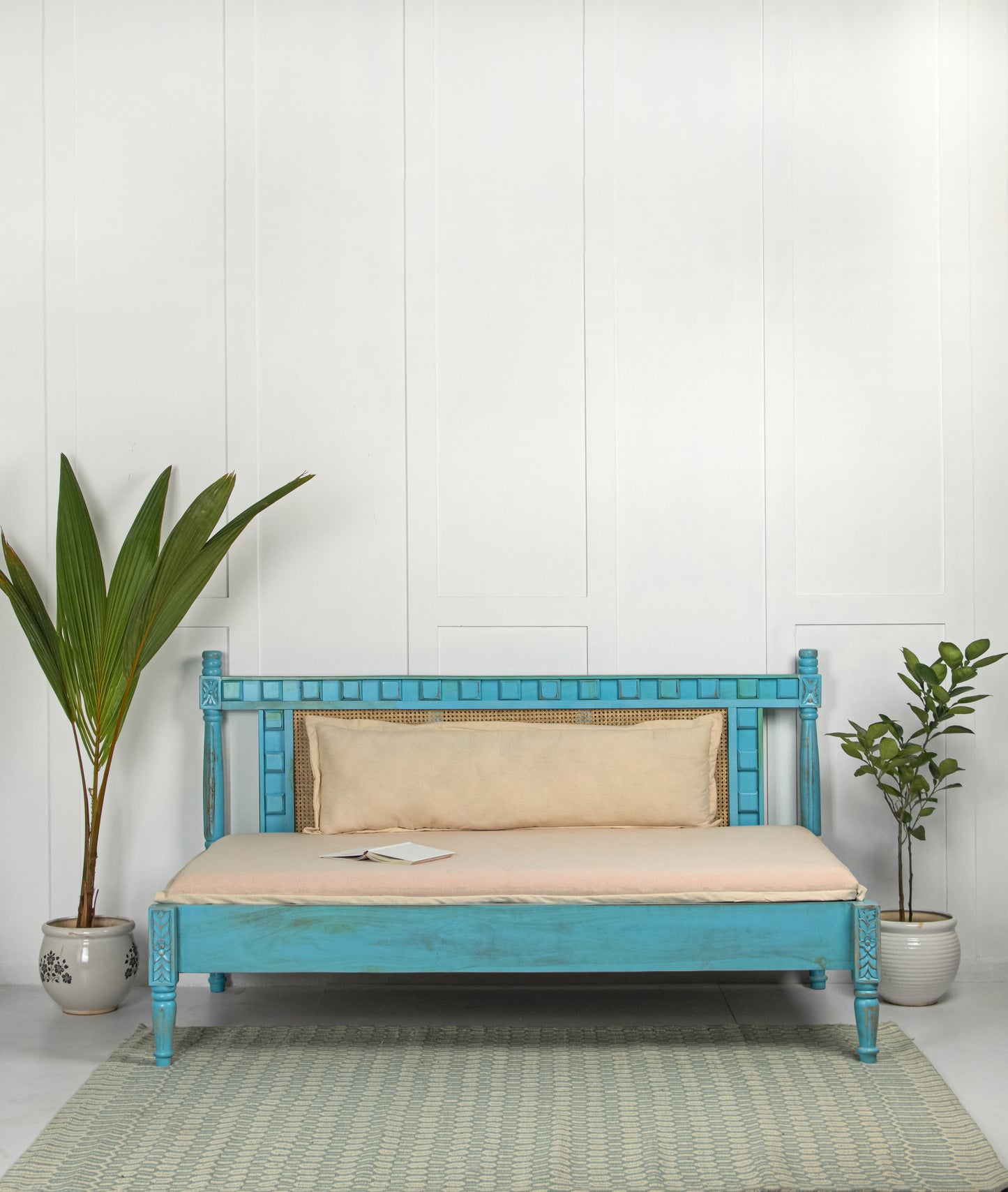 Advaita Day Bed - Lakkadhaara