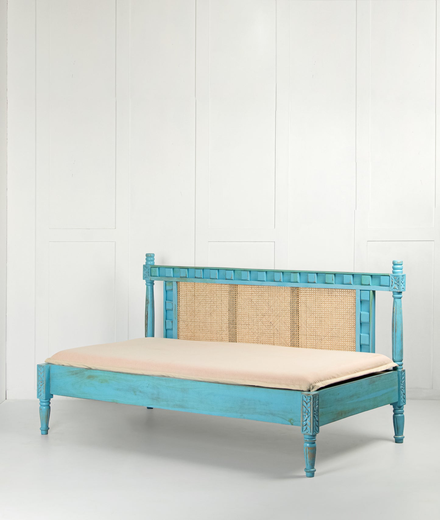 Advaita Day Bed - Lakkadhaara