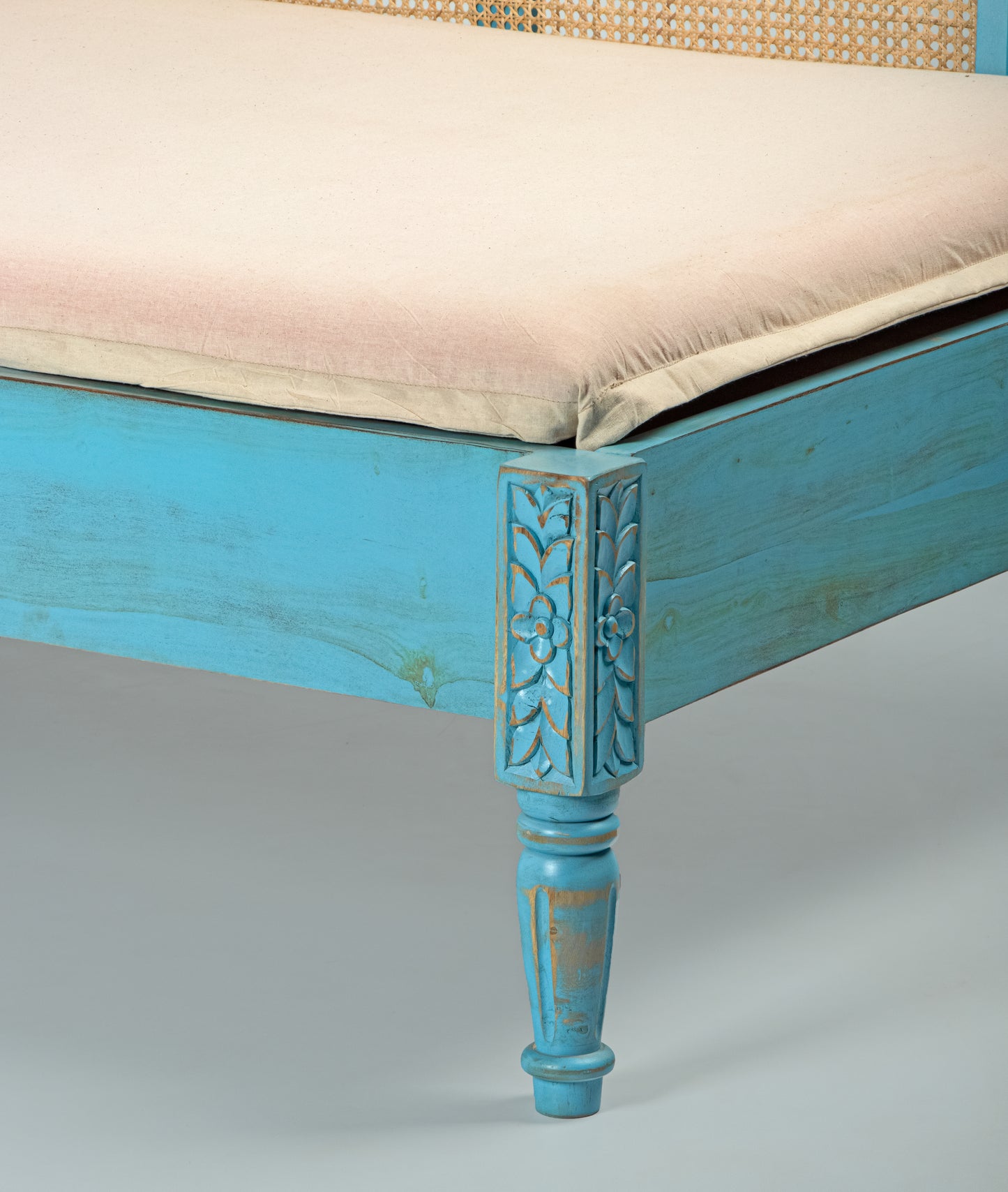 Advaita Day Bed - Lakkadhaara