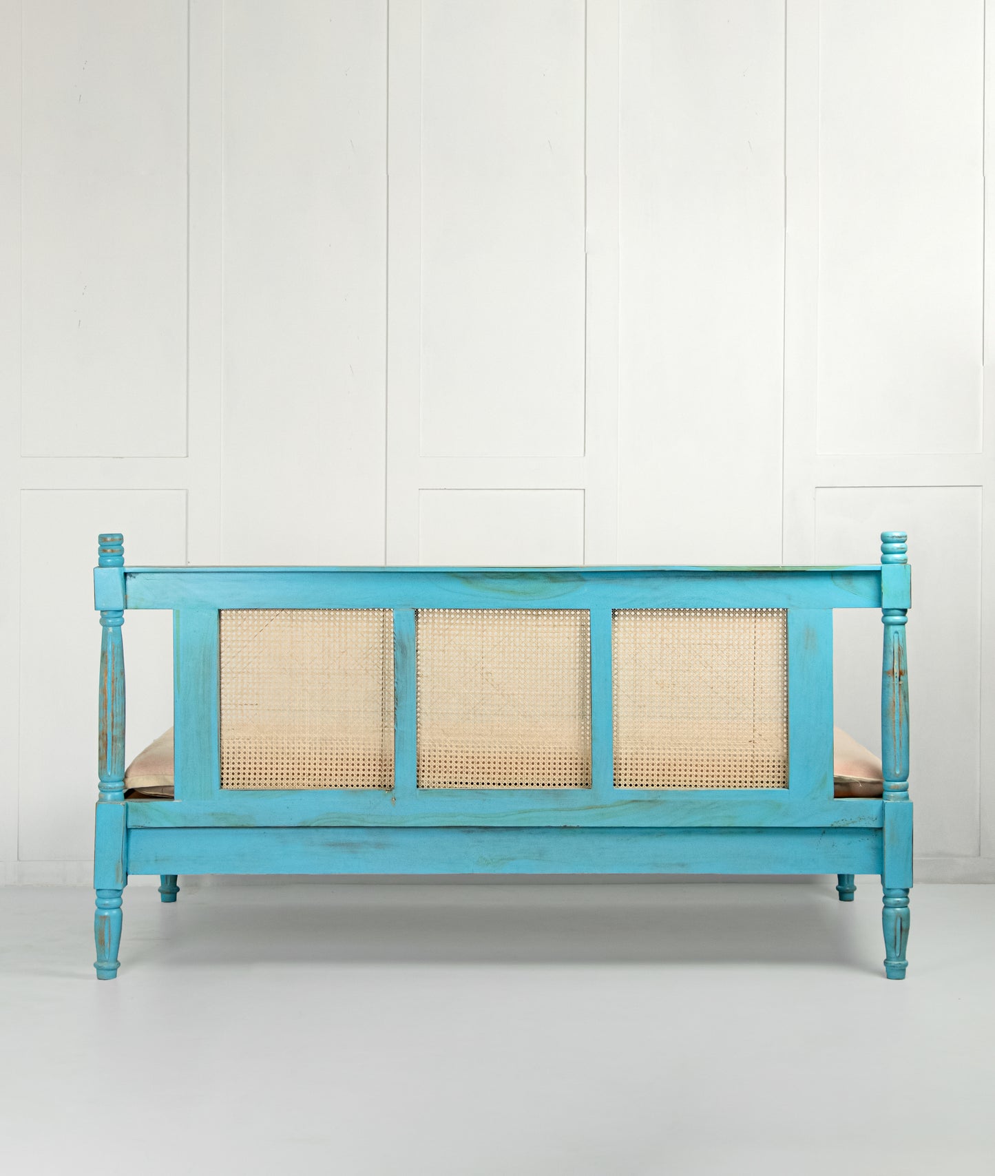 Advaita Day Bed - Lakkadhaara