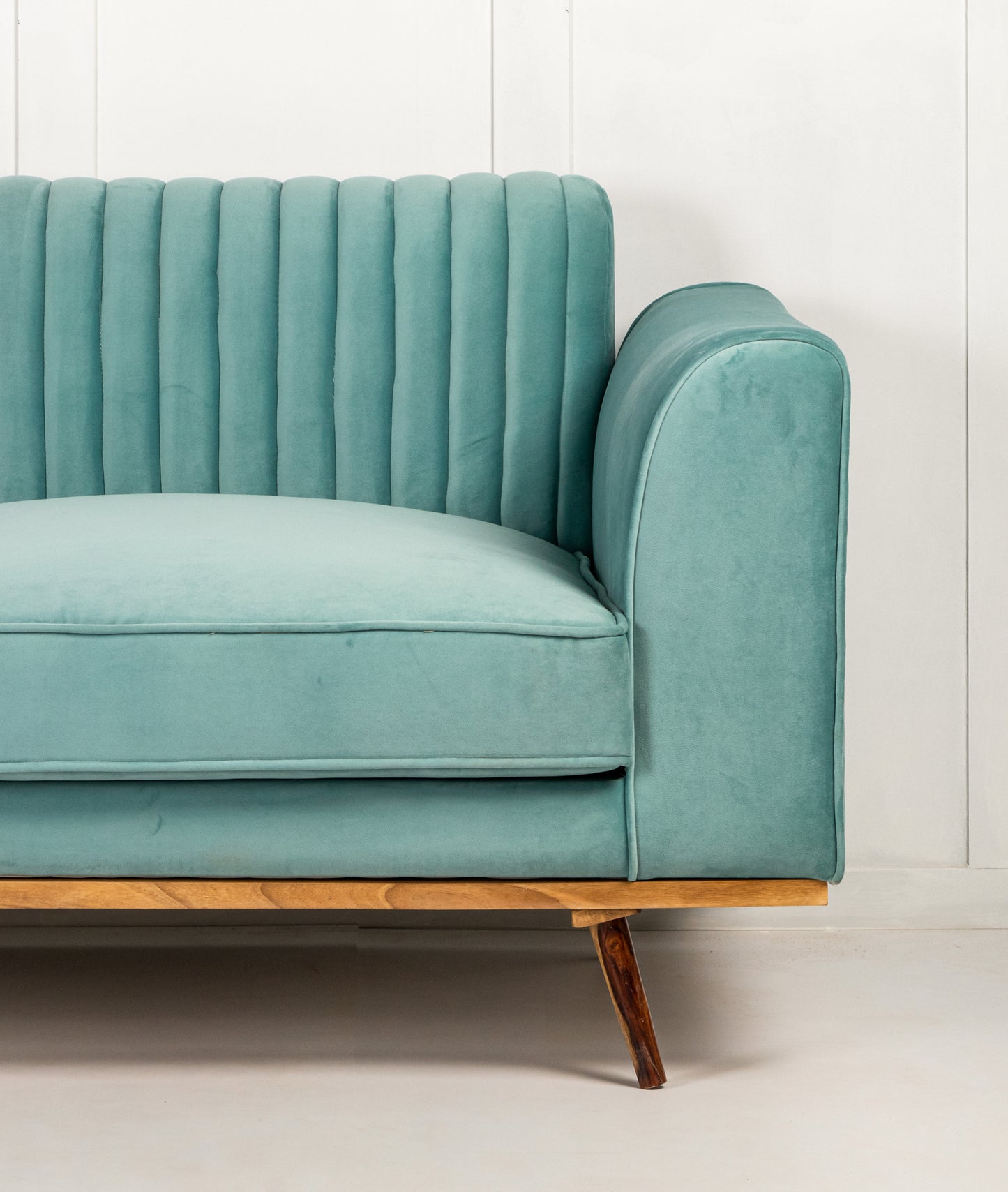 Advik Sofa - Lakkadhaara