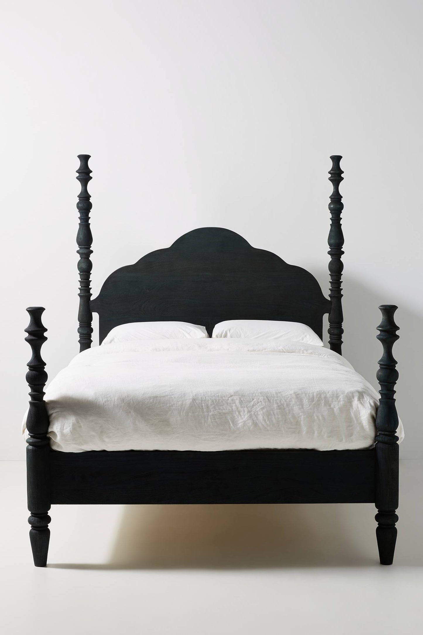Alvis Poster Bed - Lakkadhaara