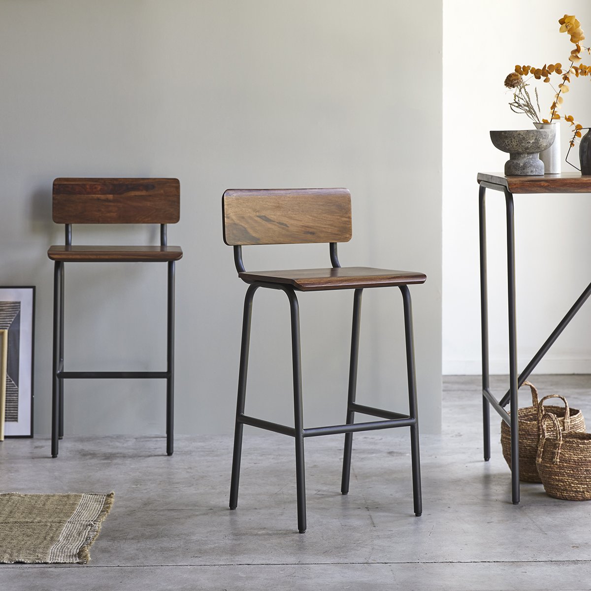 Argo Bar Chair - Lakkadhaara