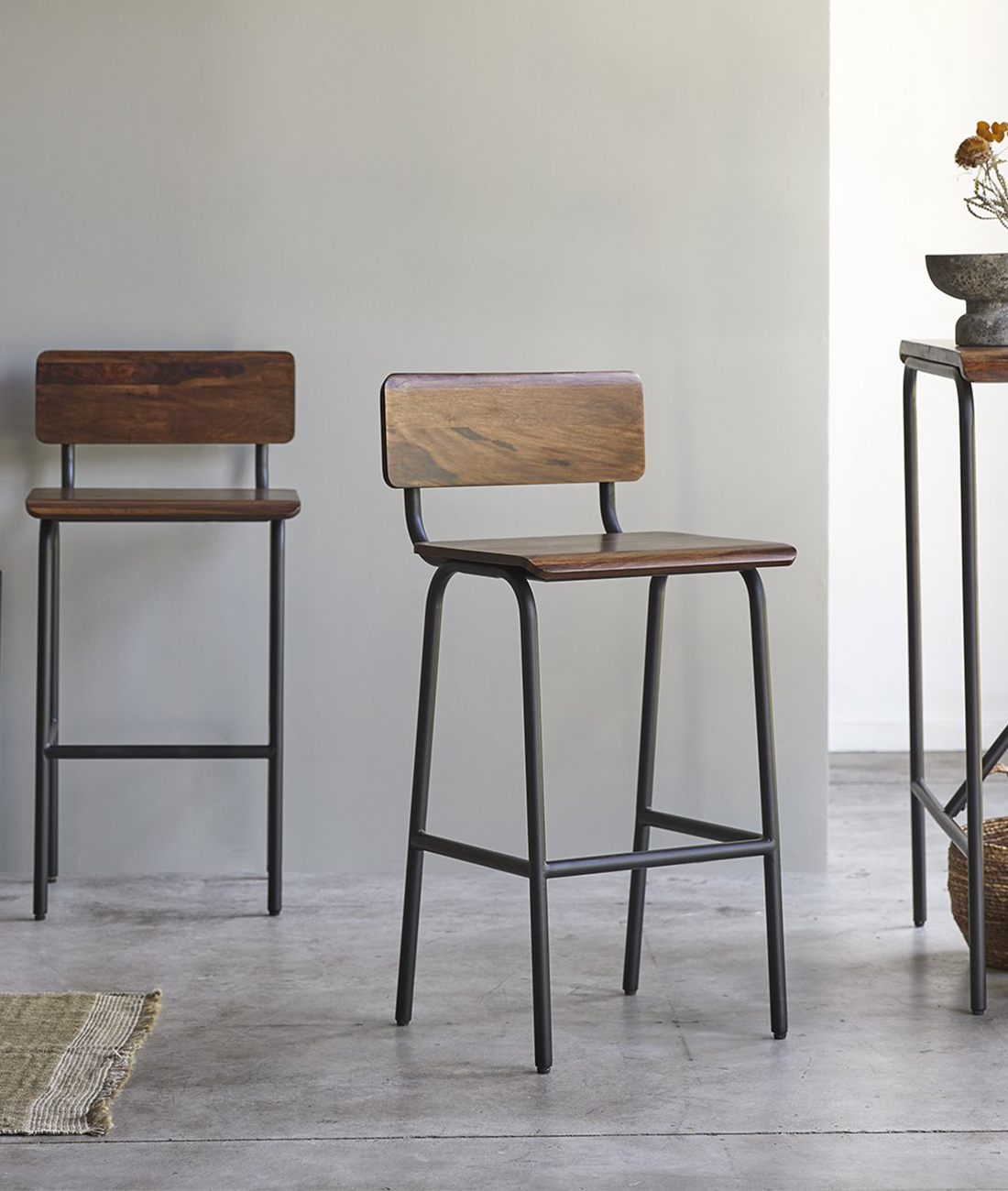 Argo Bar Chair - Lakkadhaara
