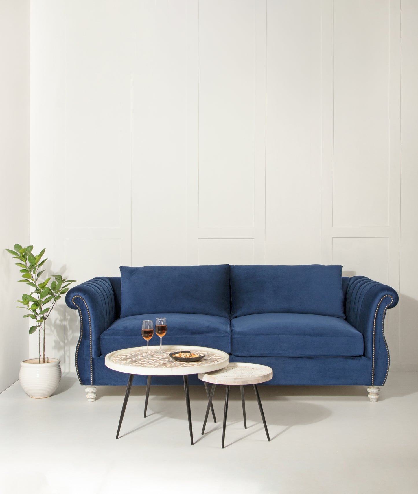 Arham sofa - Lakkadhaara