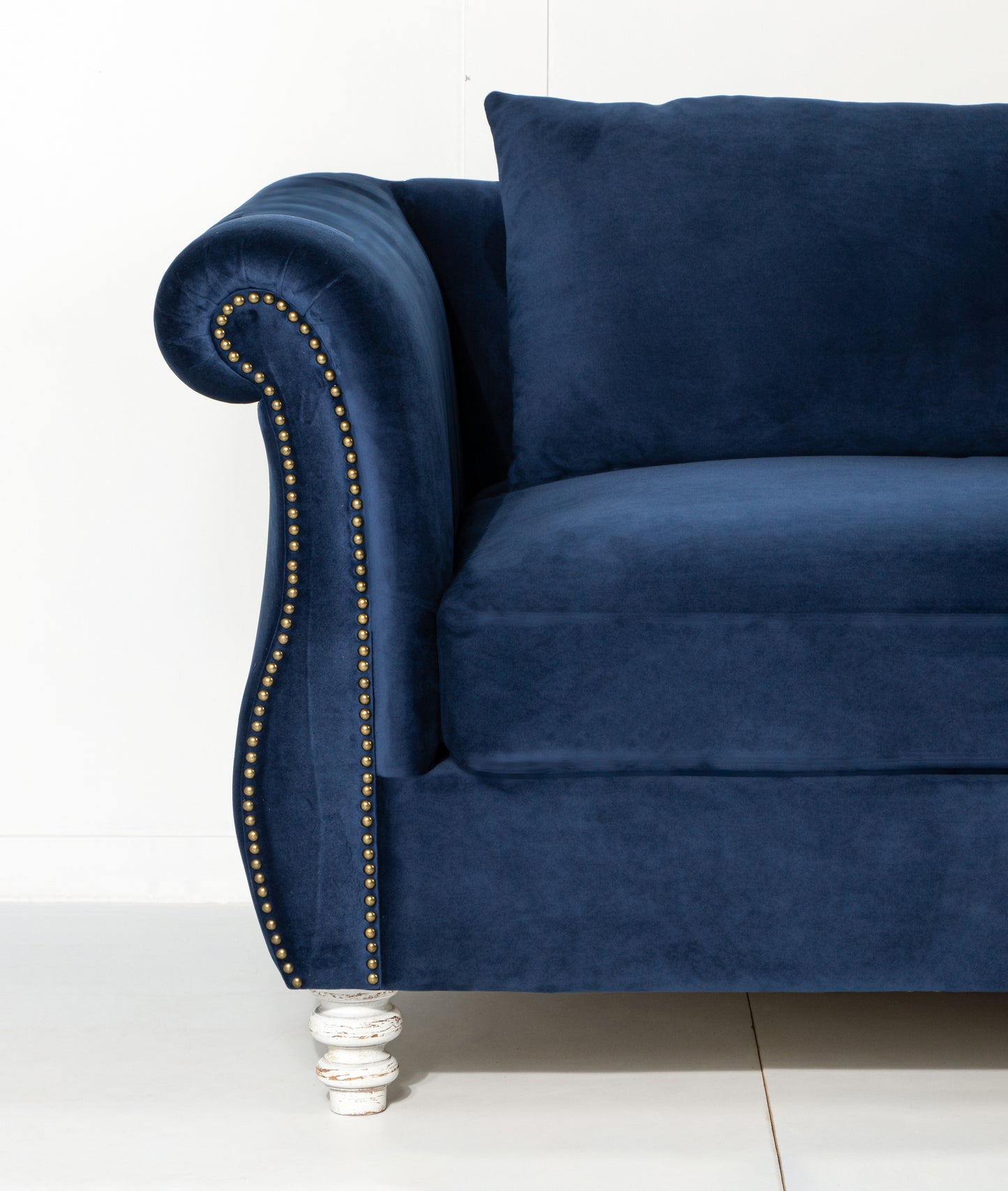 Arham sofa - Lakkadhaara