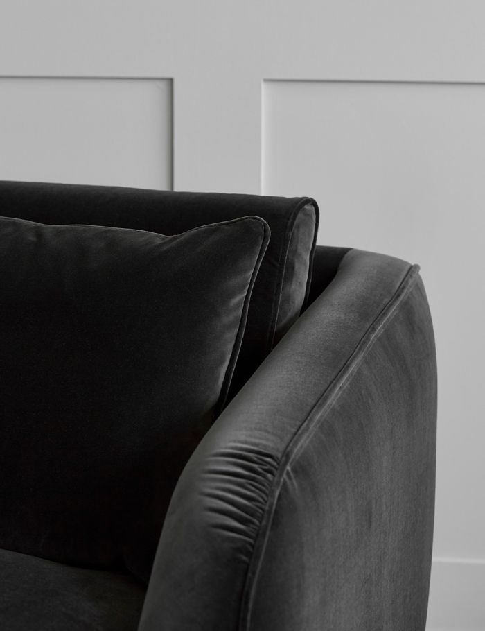 Bayford Armchair - Lakkadhaara