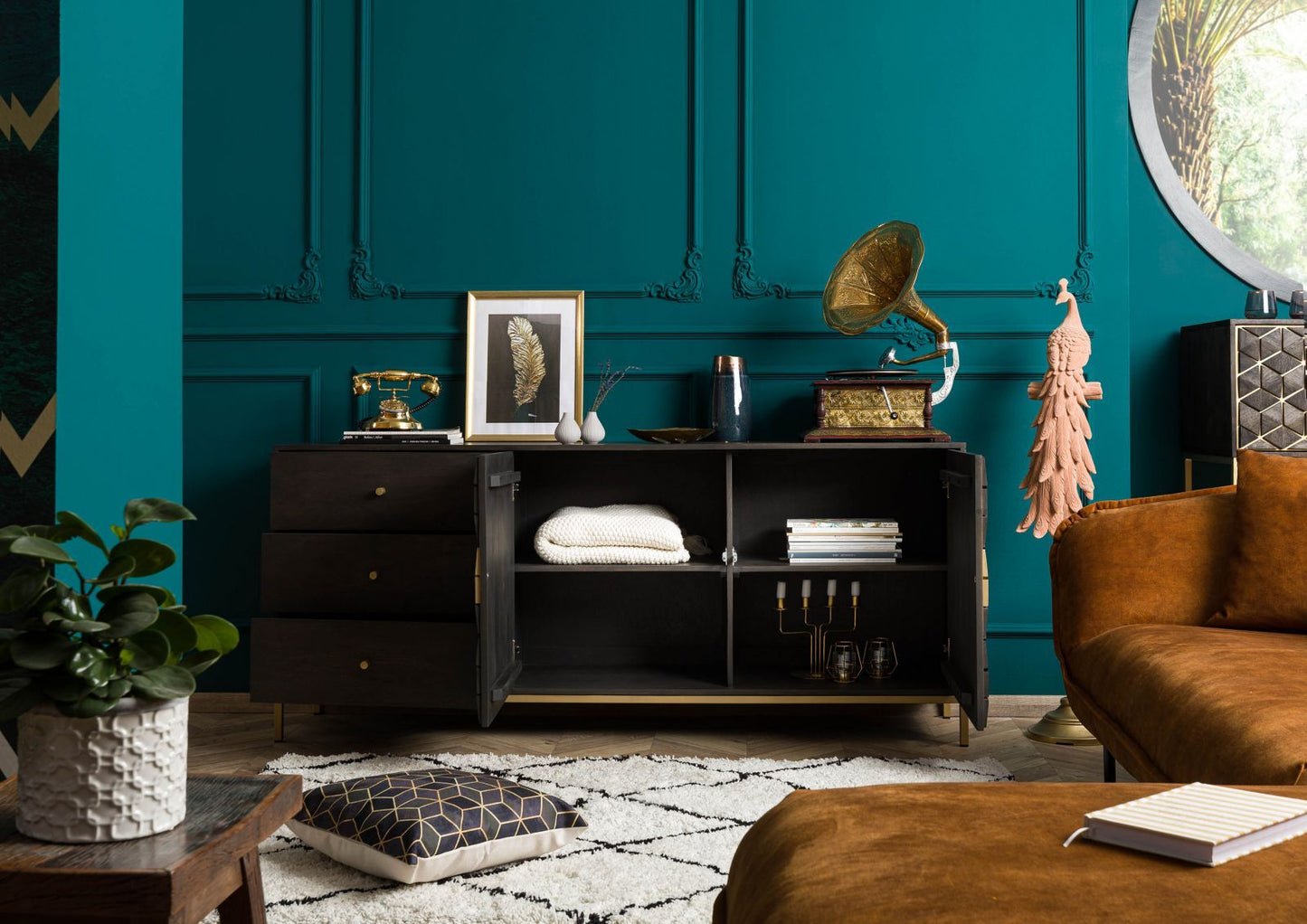 Diamond Sideboard - Lakkadhaara