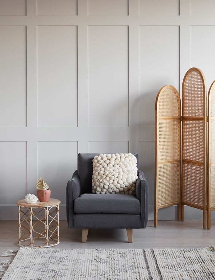 Era Armchair - Lakkadhaara