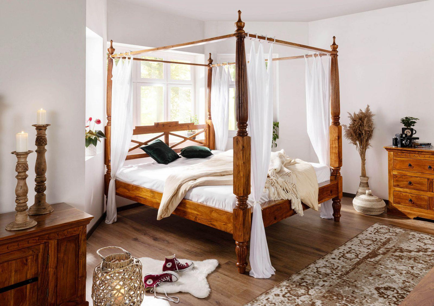 Eros Solid Wood Poster Bed - Lakkadhaara