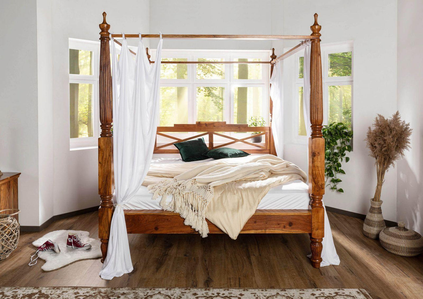 Eros Solid Wood Poster Bed - Lakkadhaara