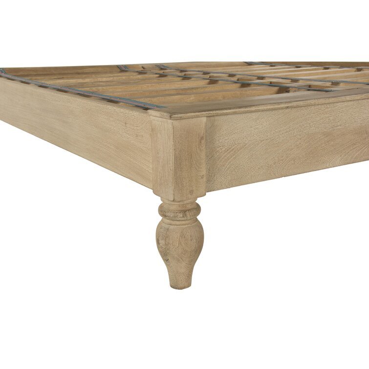 Florence Carving Bed - Lakkadhaara