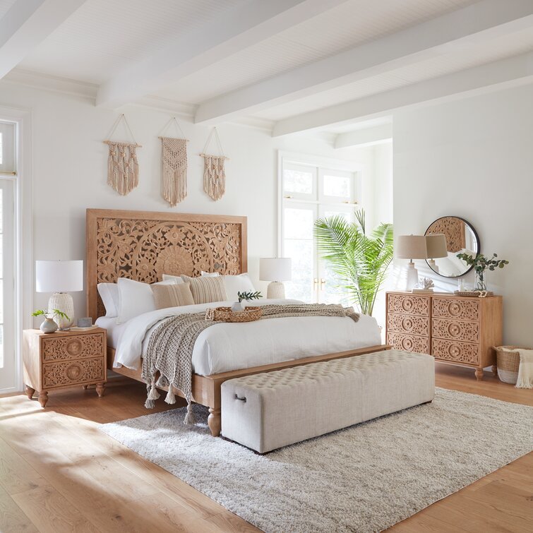 Florence Carving Bed - Lakkadhaara
