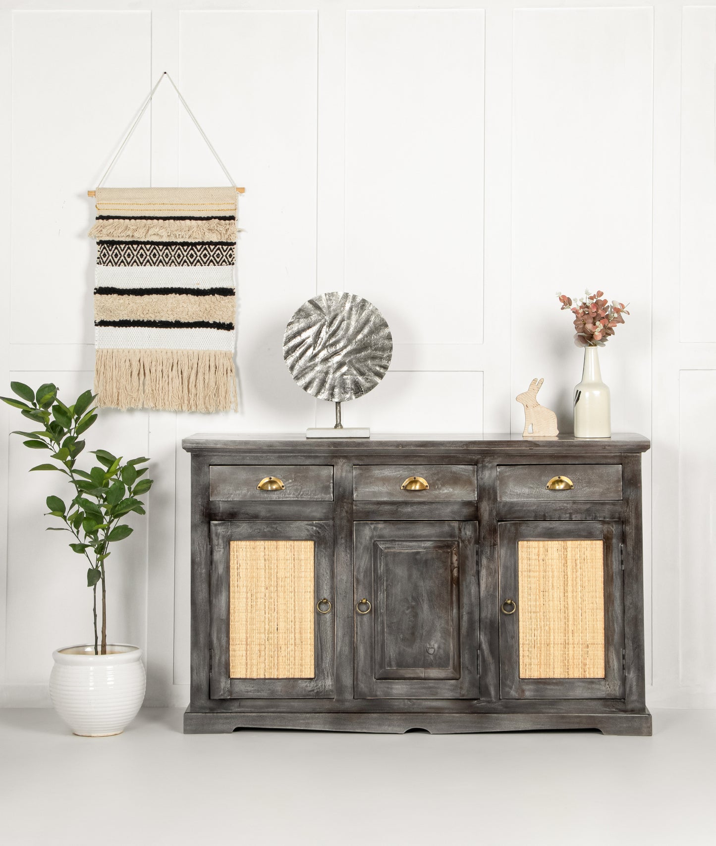 Floyd Sideboard - Lakkadhaara