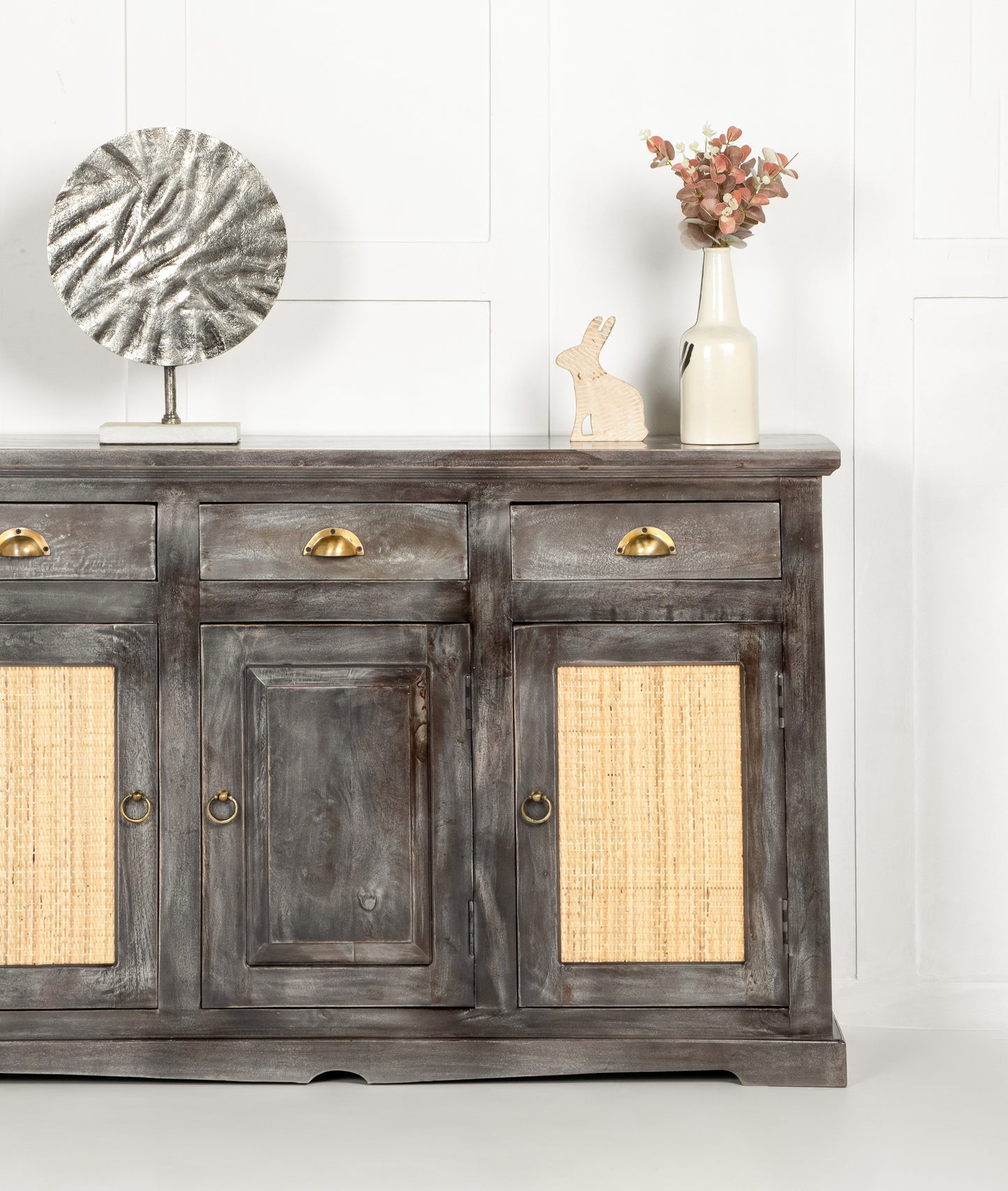Floyd Sideboard - Lakkadhaara