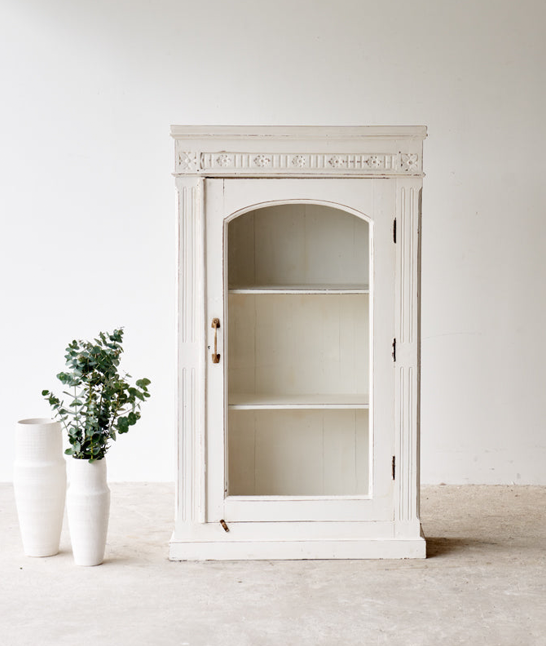 Ojas Cabinet | White - Lakkadhaara