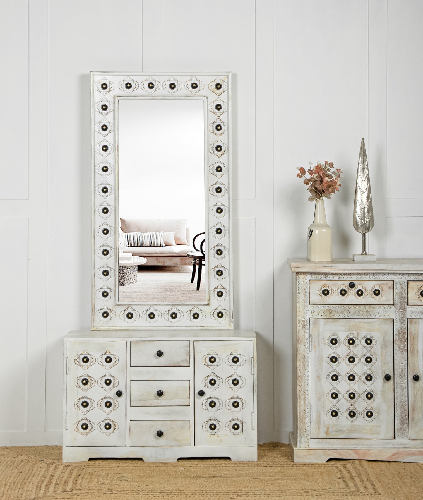 Rutvika Dressing Table - Lakkadhaara