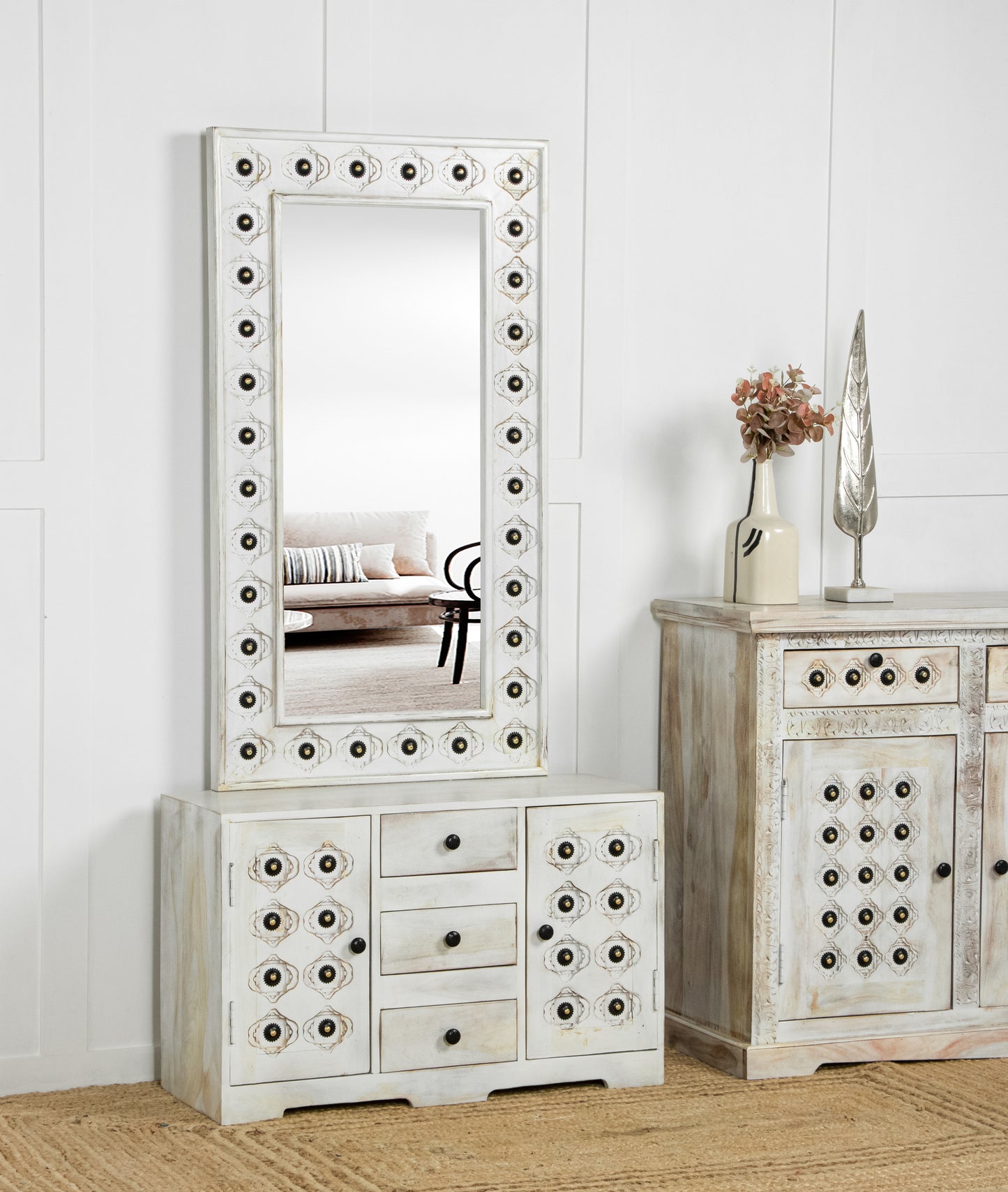 Rutvika Dressing Table - Lakkadhaara