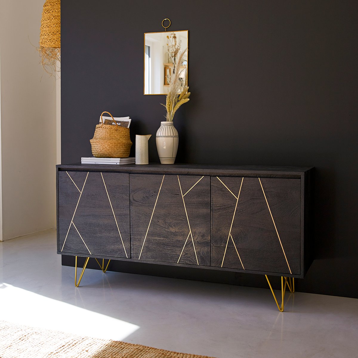 Zeno Sideboard - Lakkadhaara