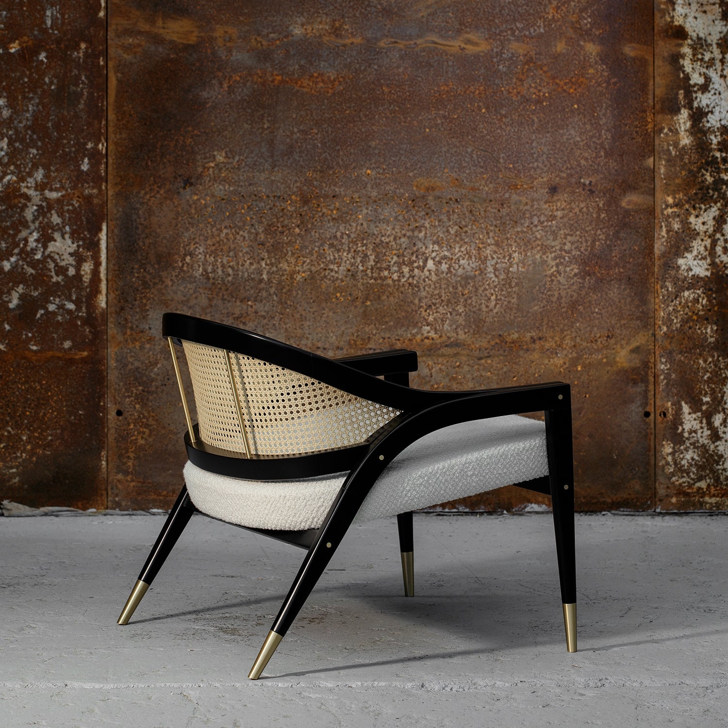 Birbal Armchair - Lakkadhaara