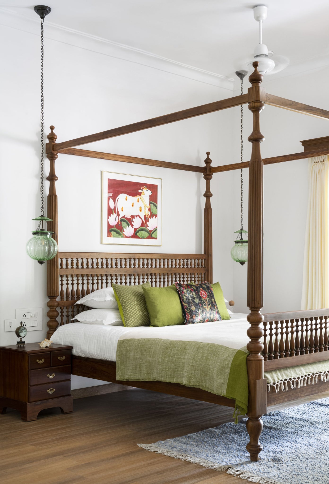 Elsa Poster Bed - Lakkadhaara