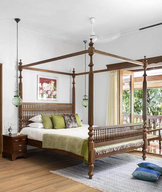 Elsa Poster Bed - Lakkadhaara