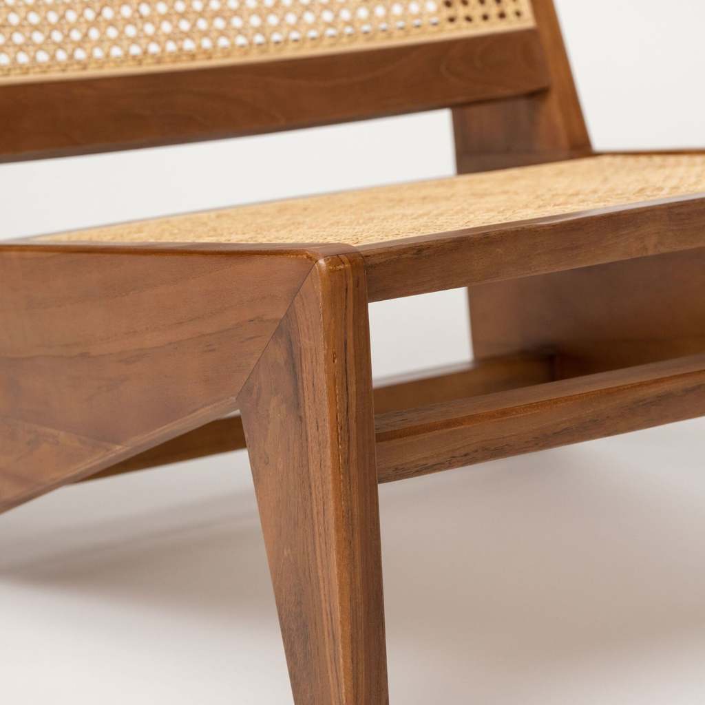 Kangaroo Chair - Lakkadhaara