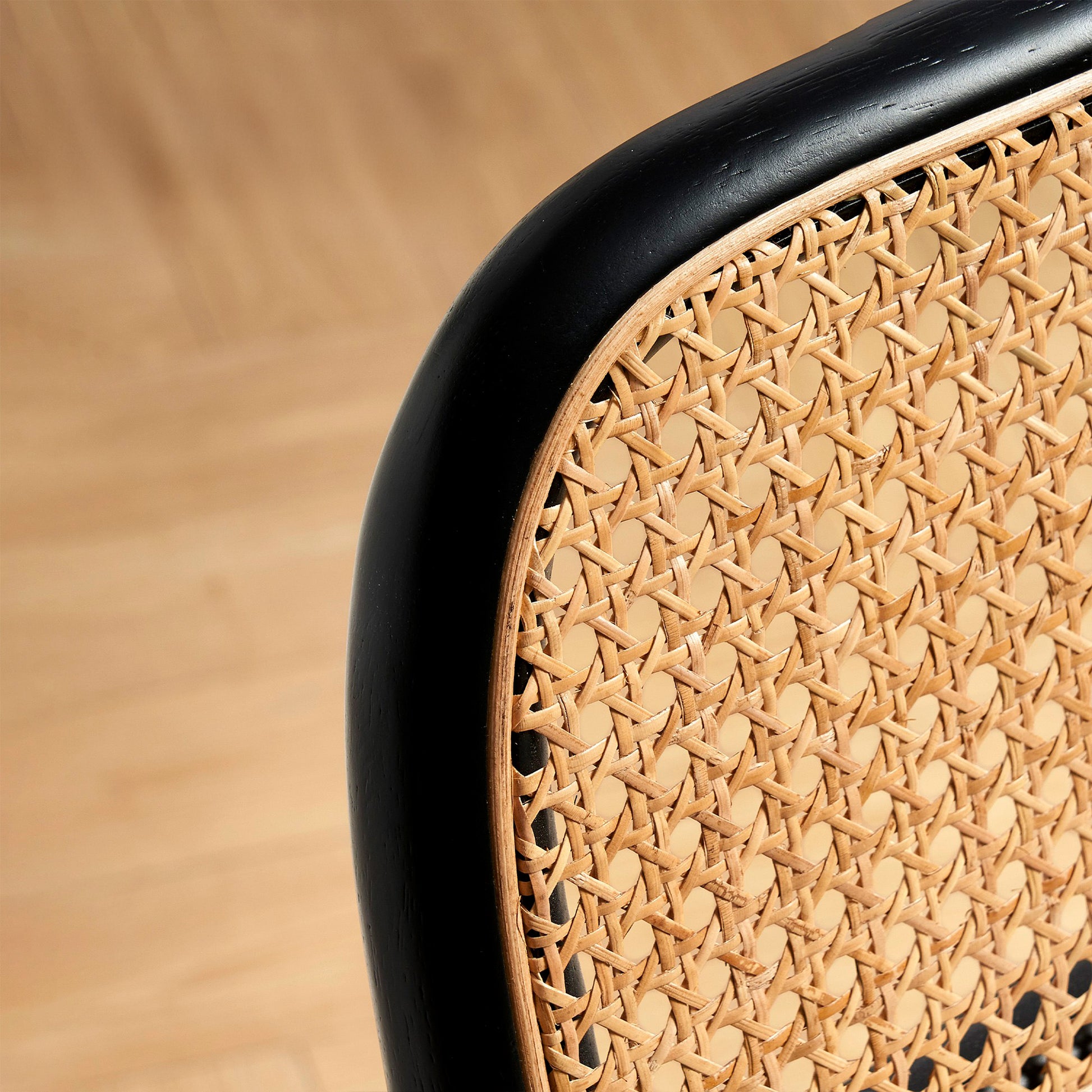 Kirato Bar Chair - Lakkadhaara