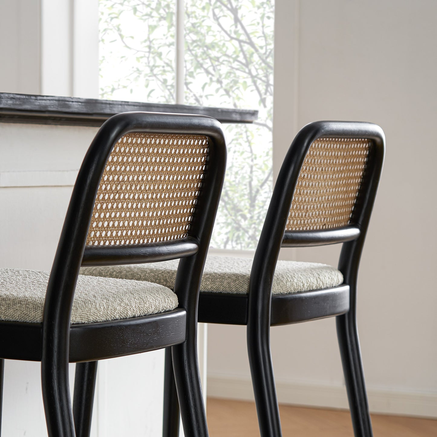 Kirato Bar Chair - Lakkadhaara