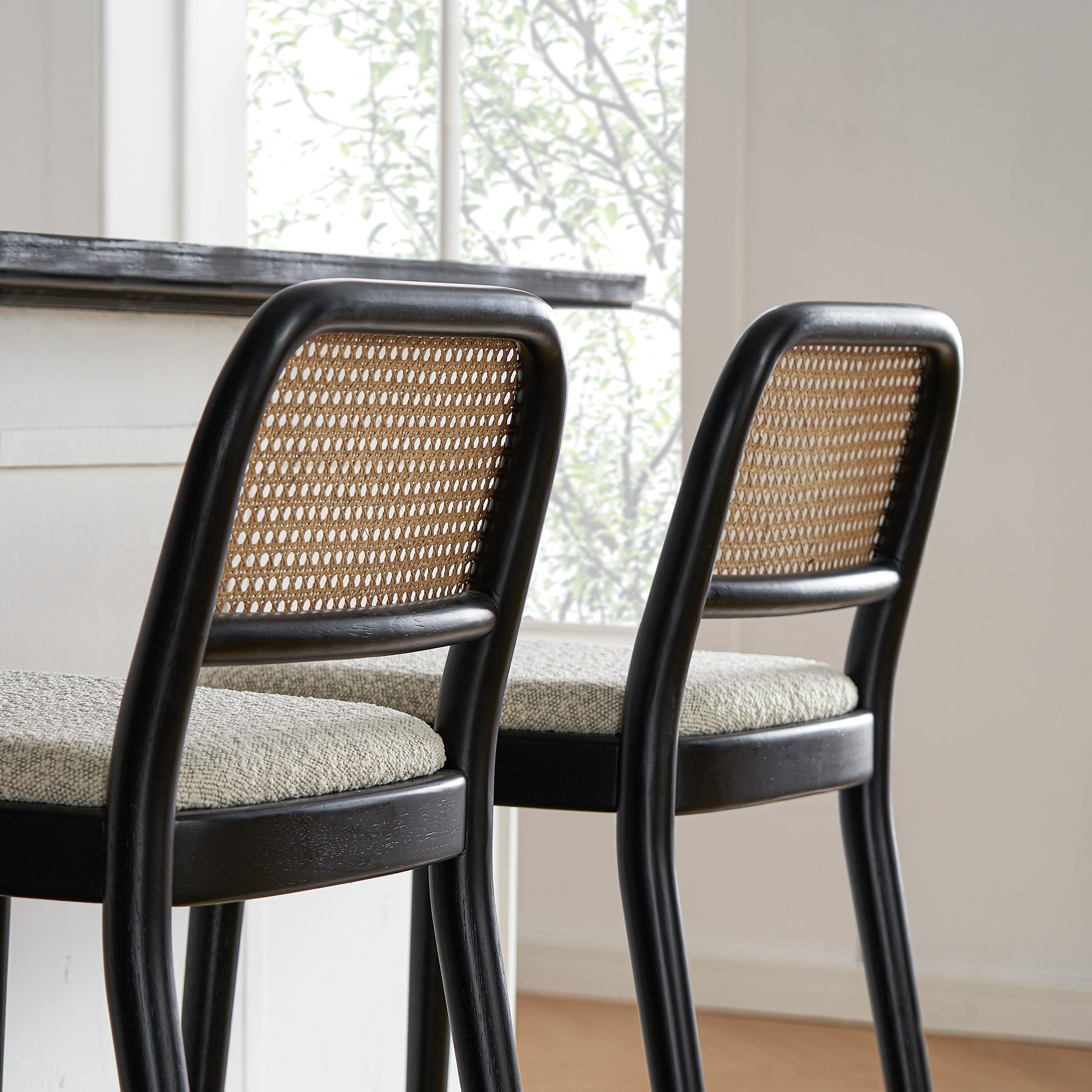 Kirato Bar Chair - Lakkadhaara