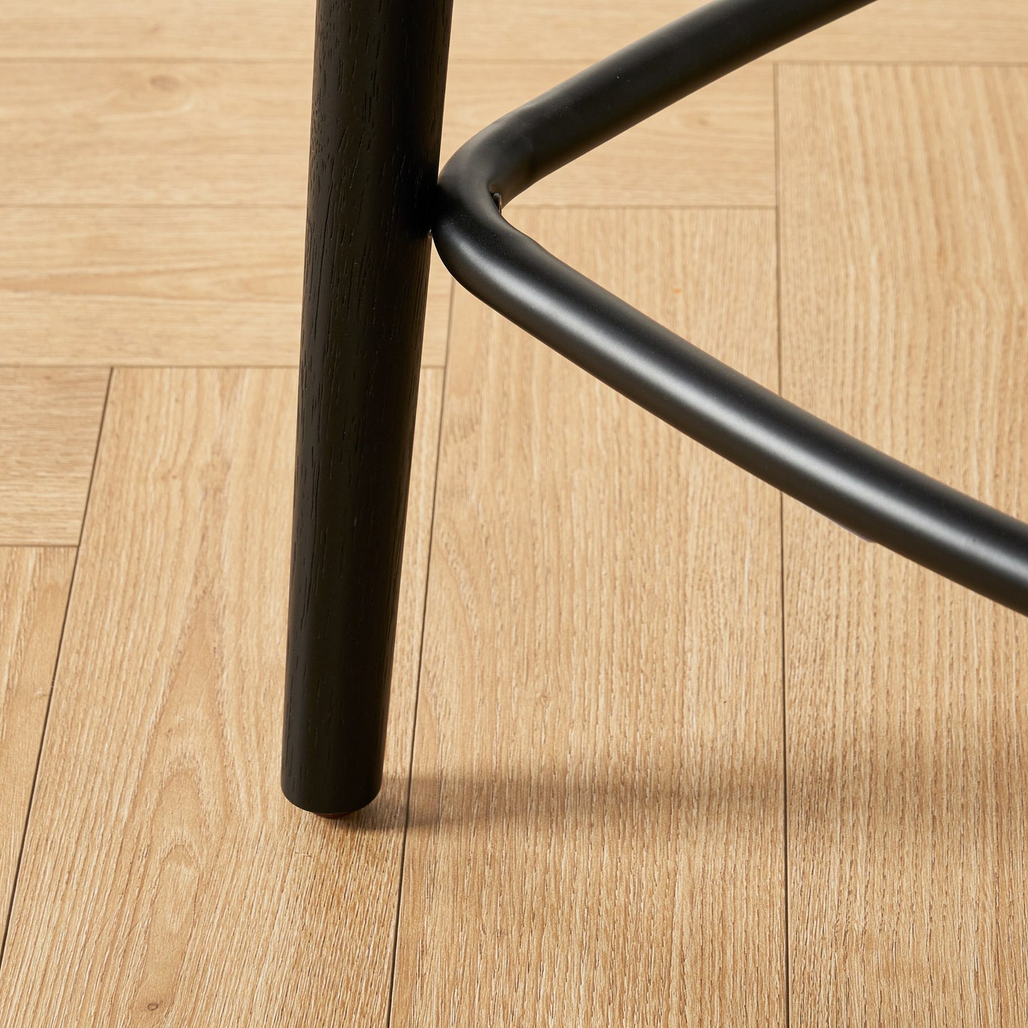 Kirato Bar Chair - Lakkadhaara