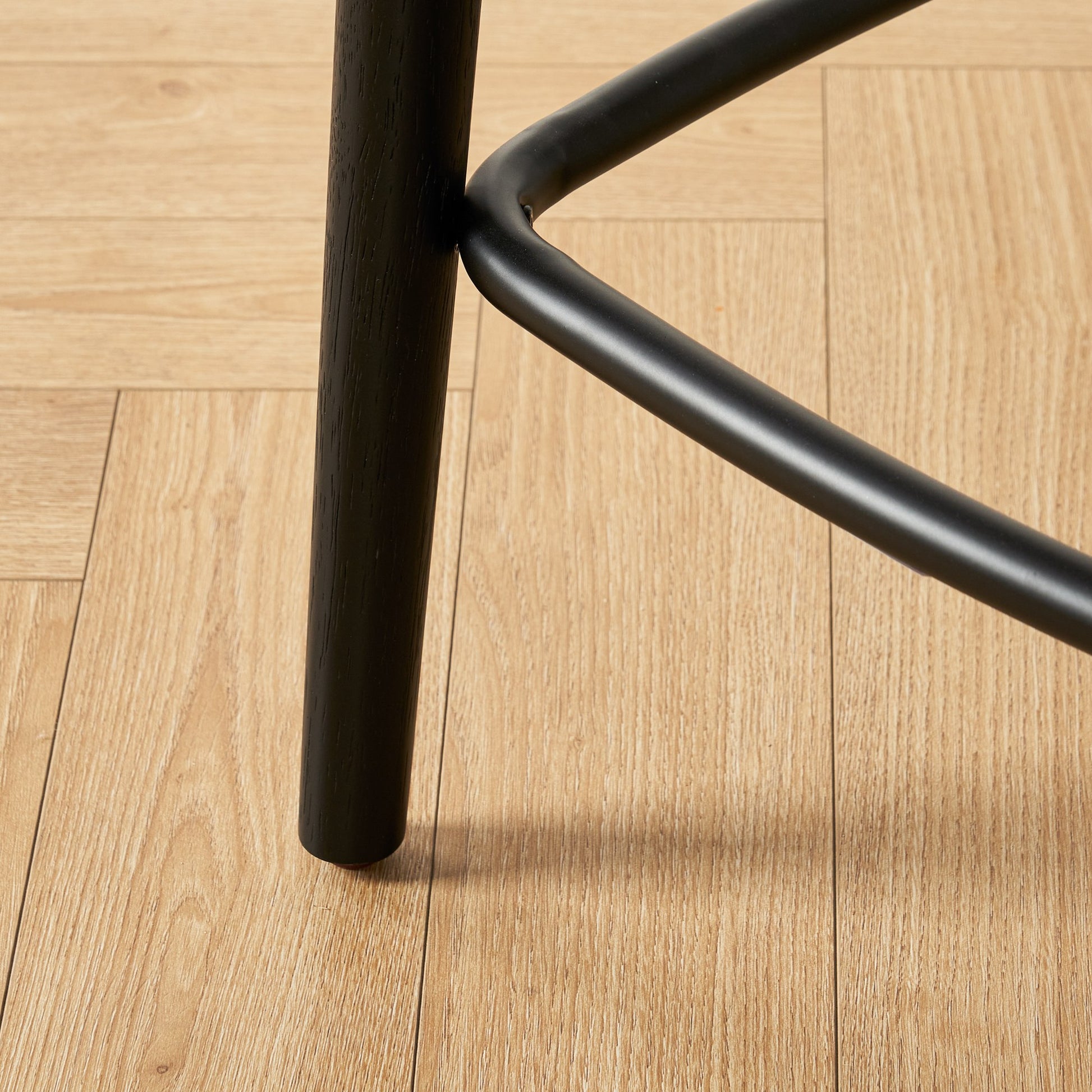 Kirato Bar Chair - Lakkadhaara