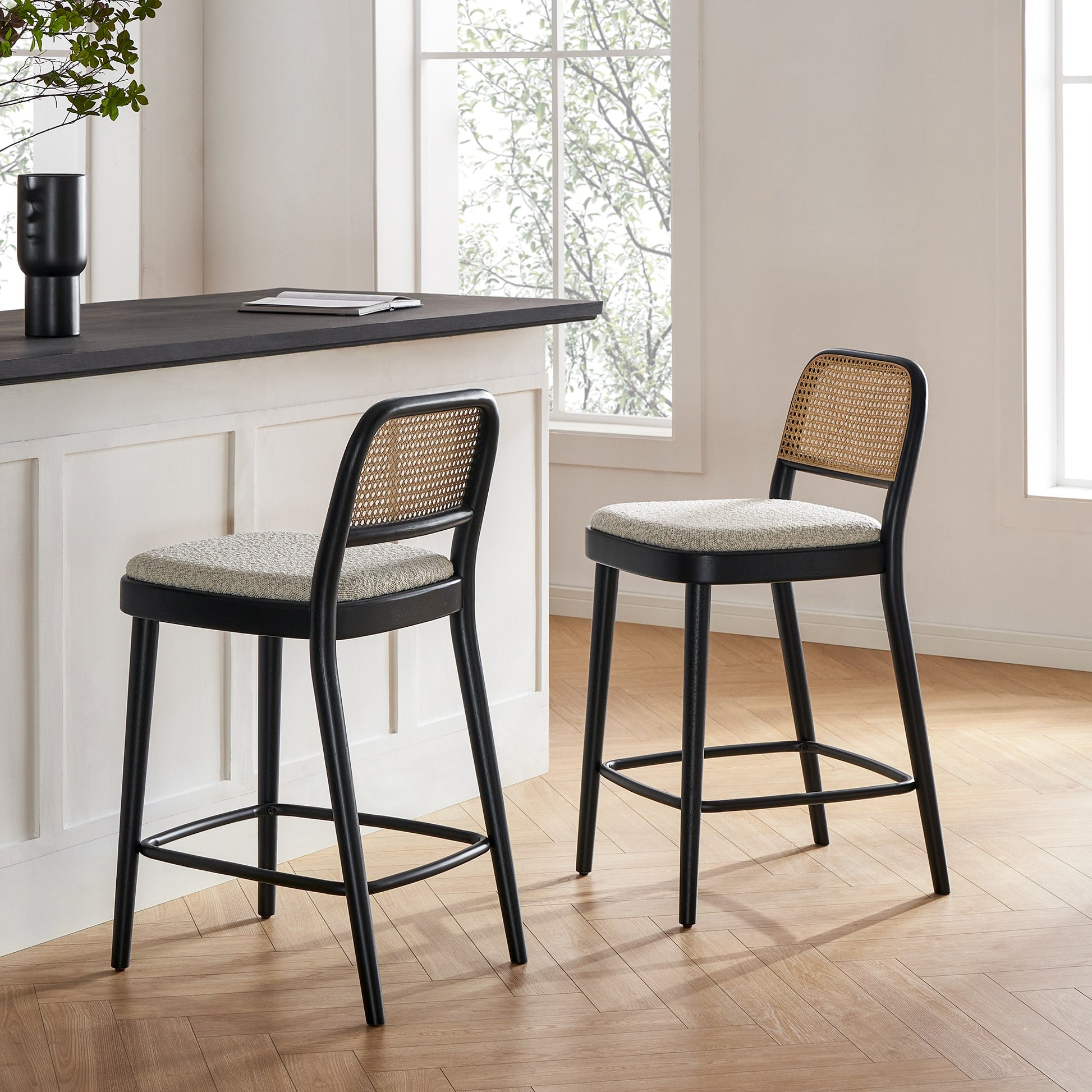 Kirato Bar Chair - Lakkadhaara