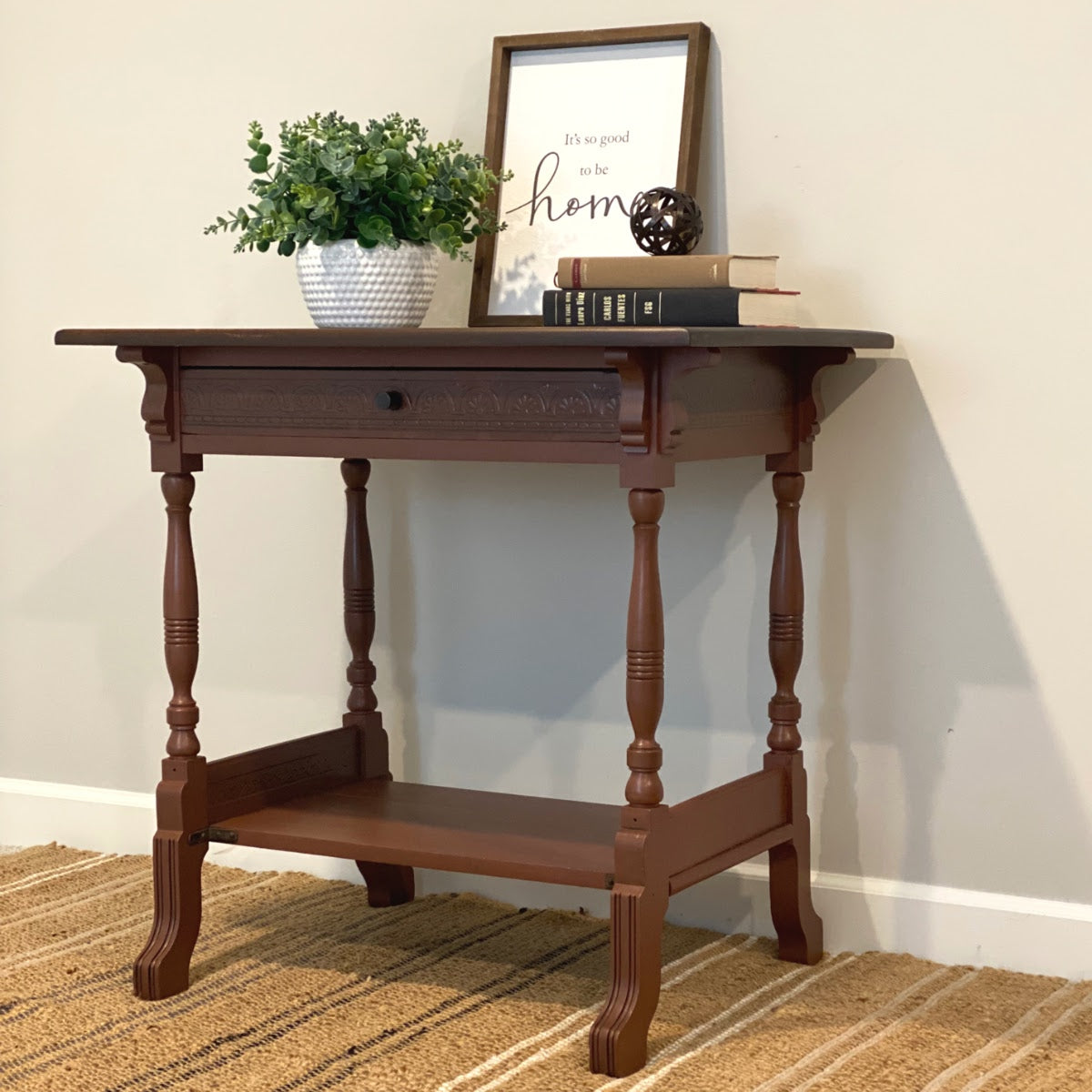 Palladio Side Table - Lakkadhaara