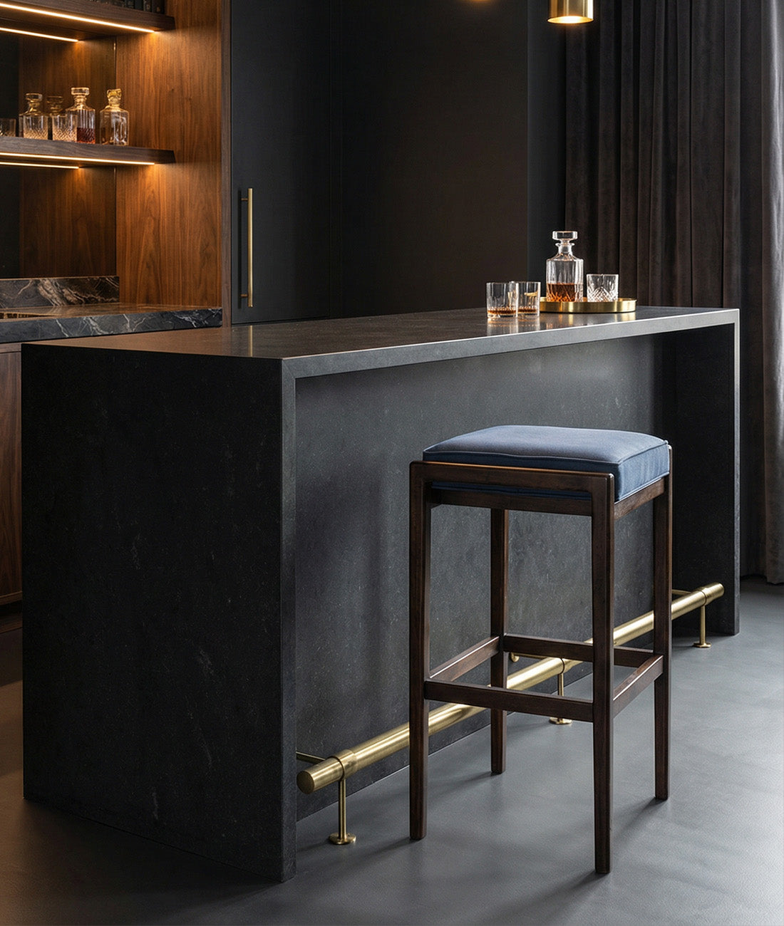 Remus Bar Stool