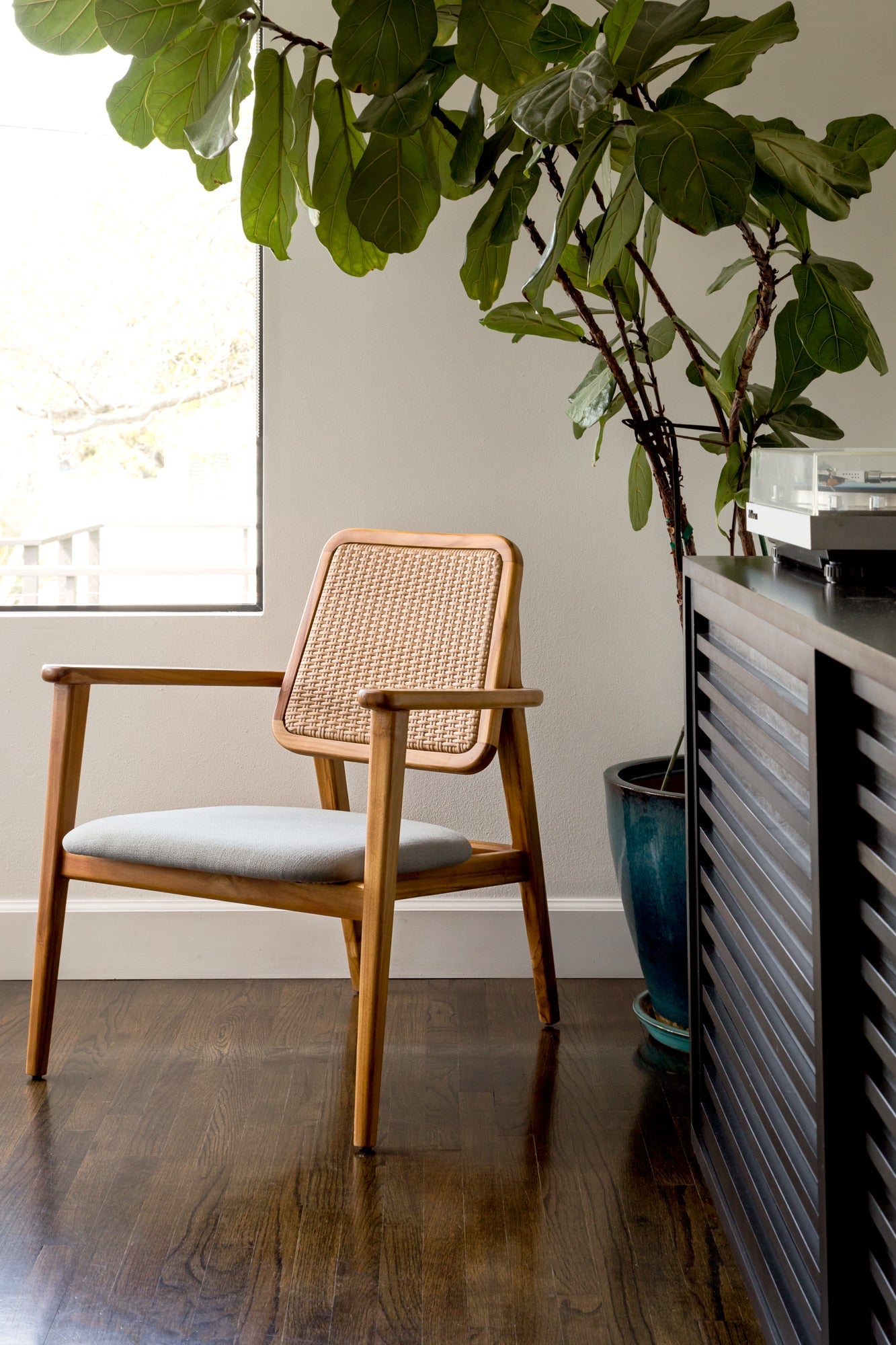 Wonton Chair - Lakkadhaara