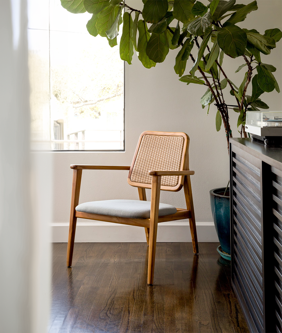 Wonton Chair - Lakkadhaara