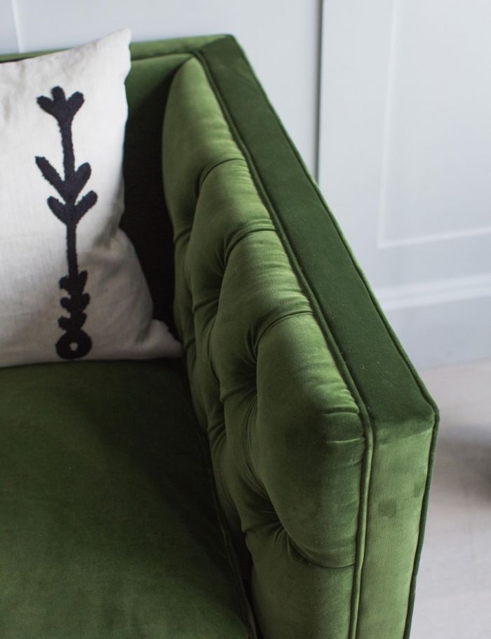 Argus Button-and-Stud Sofa - Lakkadhaara