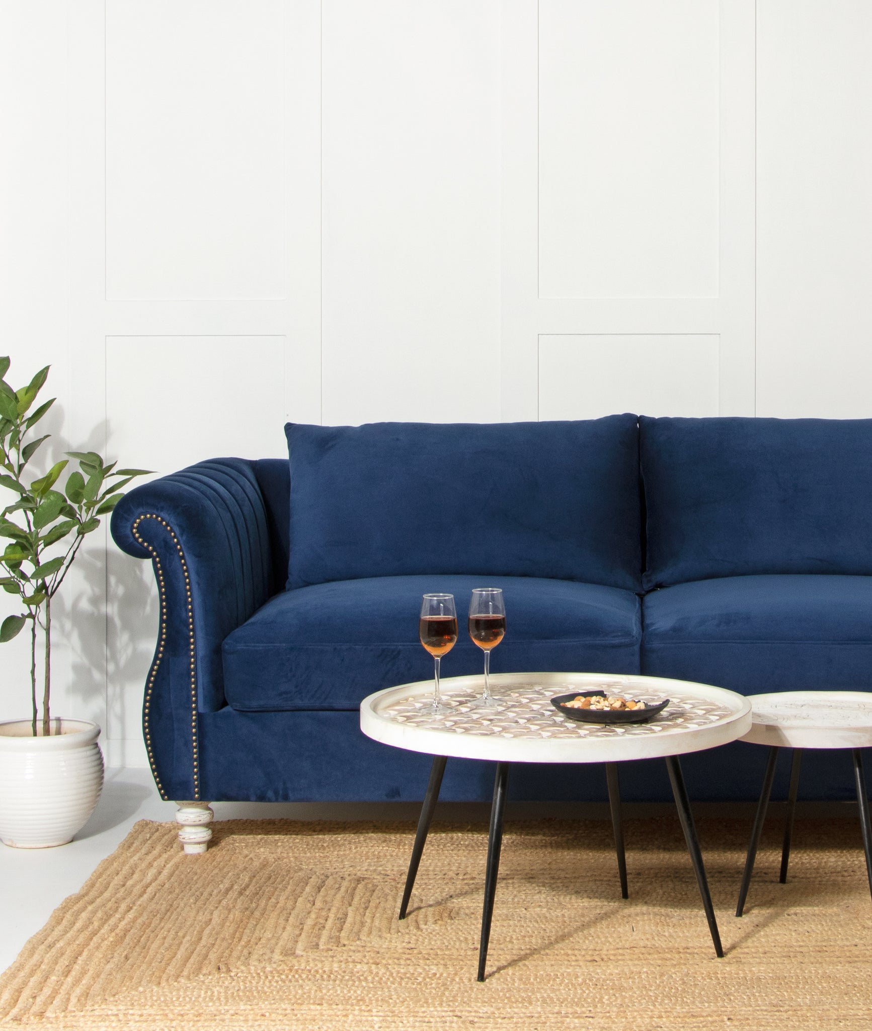 Arham sofa - Lakkadhaara