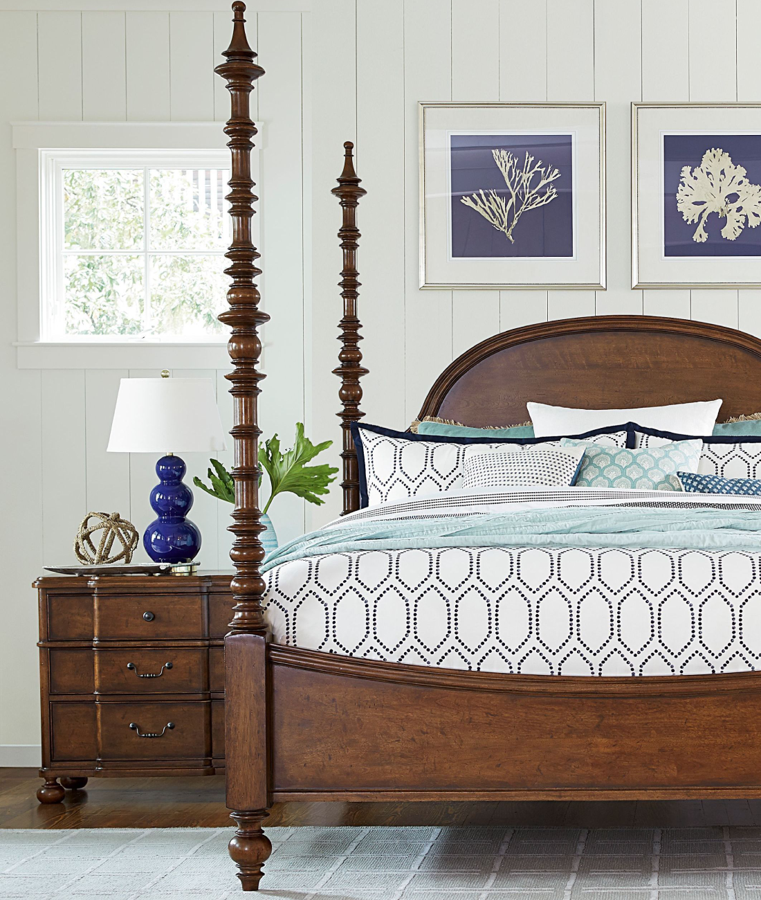 Aspin Poster Bed - Lakkadhaara